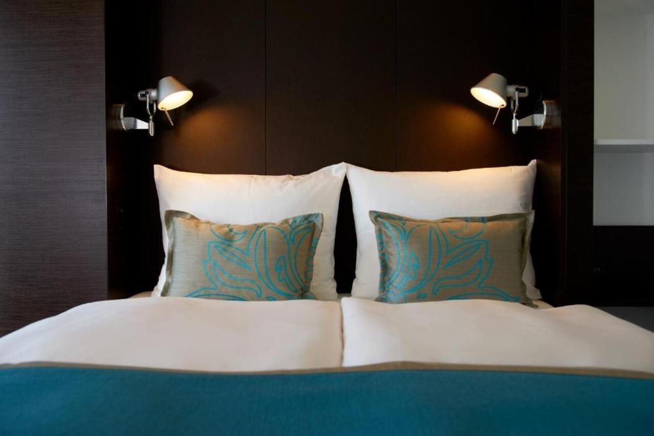 Motel One Амстердам Екстер'єр фото